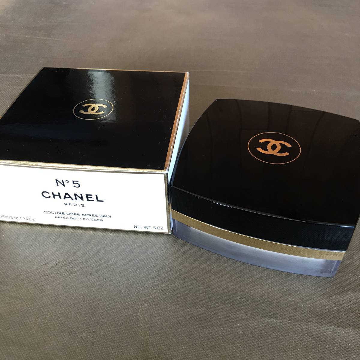 【未開封】シャネル No5 ルースボディパウダー 142g シャネル / N°5 ボディ パウダーの公式商品情報｜美容・化粧品情報は