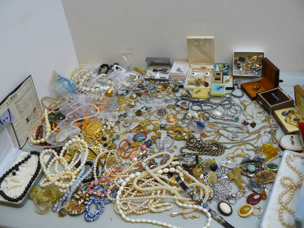 A25709●レディースアクセサリー　装飾品　おまとめ　箱含む総重量約5キロオーバー