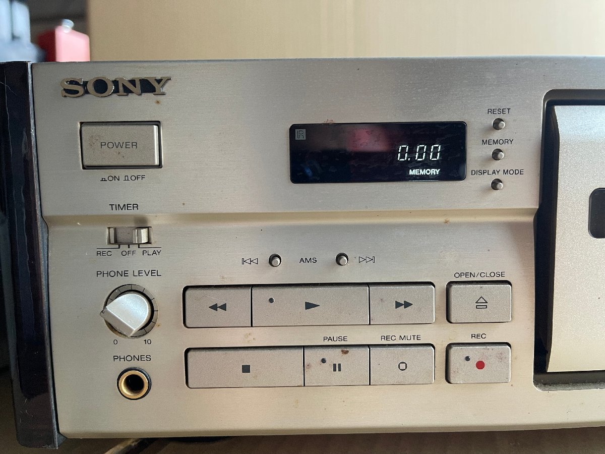 SONY カセットデッキTC-K555ES　通電確認済（ジャンク品） SONY カセットデッキTC-K555ES 通電確認済（ジャンク品） SONY