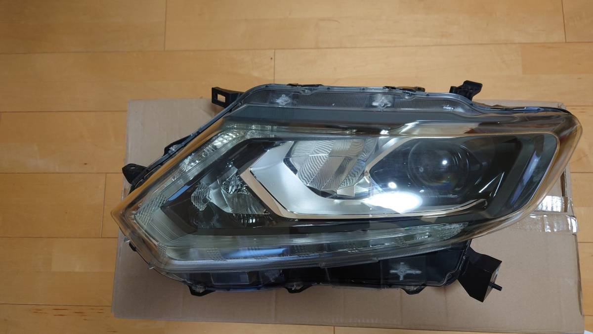 日産　エクストレイル　左ヘッドライト　ユニット 日産 エクストレイル 左ヘッドライト ユニット エクストレイル