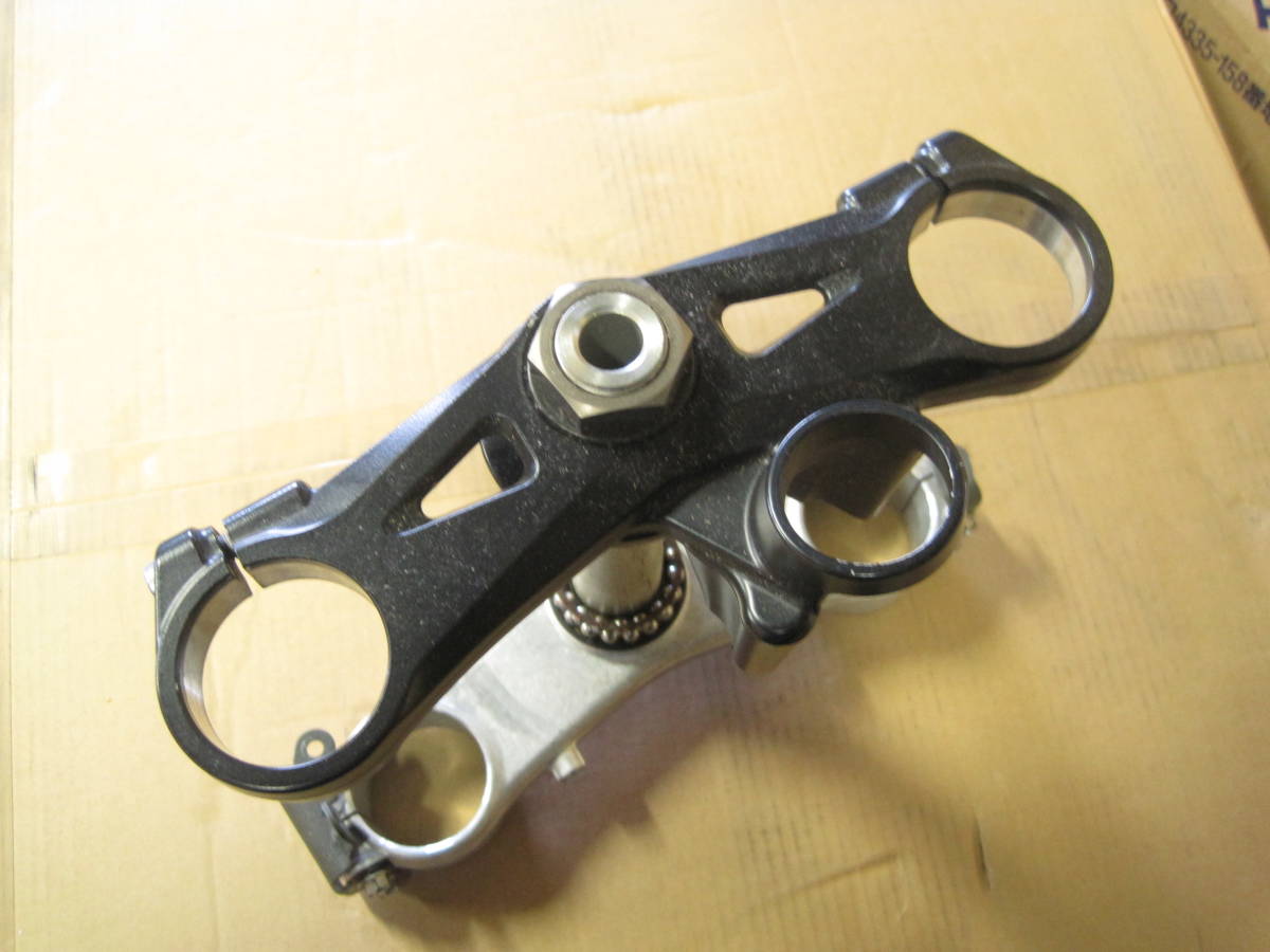 ZX10R C型用だと思います。ステム トップブリッジ アンダーブラケット