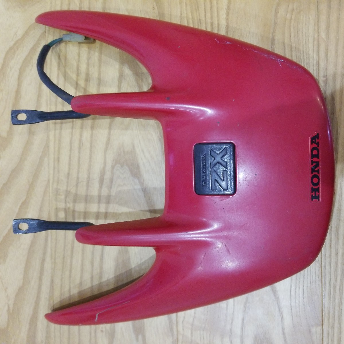 ライブディオZX　限定仕様　赤　リアウイング