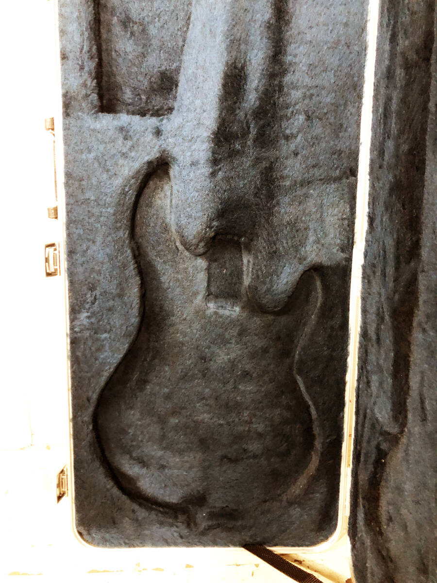 ハードケース MUSICMAN Stingray用 中古現状品 ◎☆ 中古☆MUSICMAN/ミュージックマン Stingray ベース用 ハード