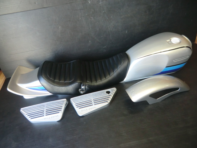 XJ400 XJ400D XJ550 シルバー外装セット ２段シート張り替え後未使用 BEETタイプフロントフェンダー、アルフィン CBX FX GS KH CB GP_1