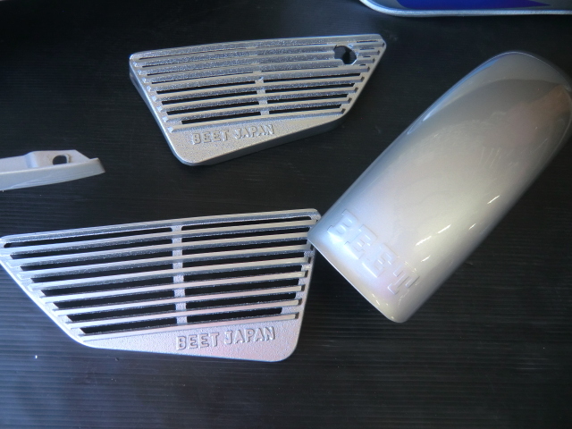 XJ400 XJ400D XJ550 シルバー外装セット ２段シート張り替え後未使用 BEETタイプフロントフェンダー、アルフィン CBX FX GS KH CB GP_4