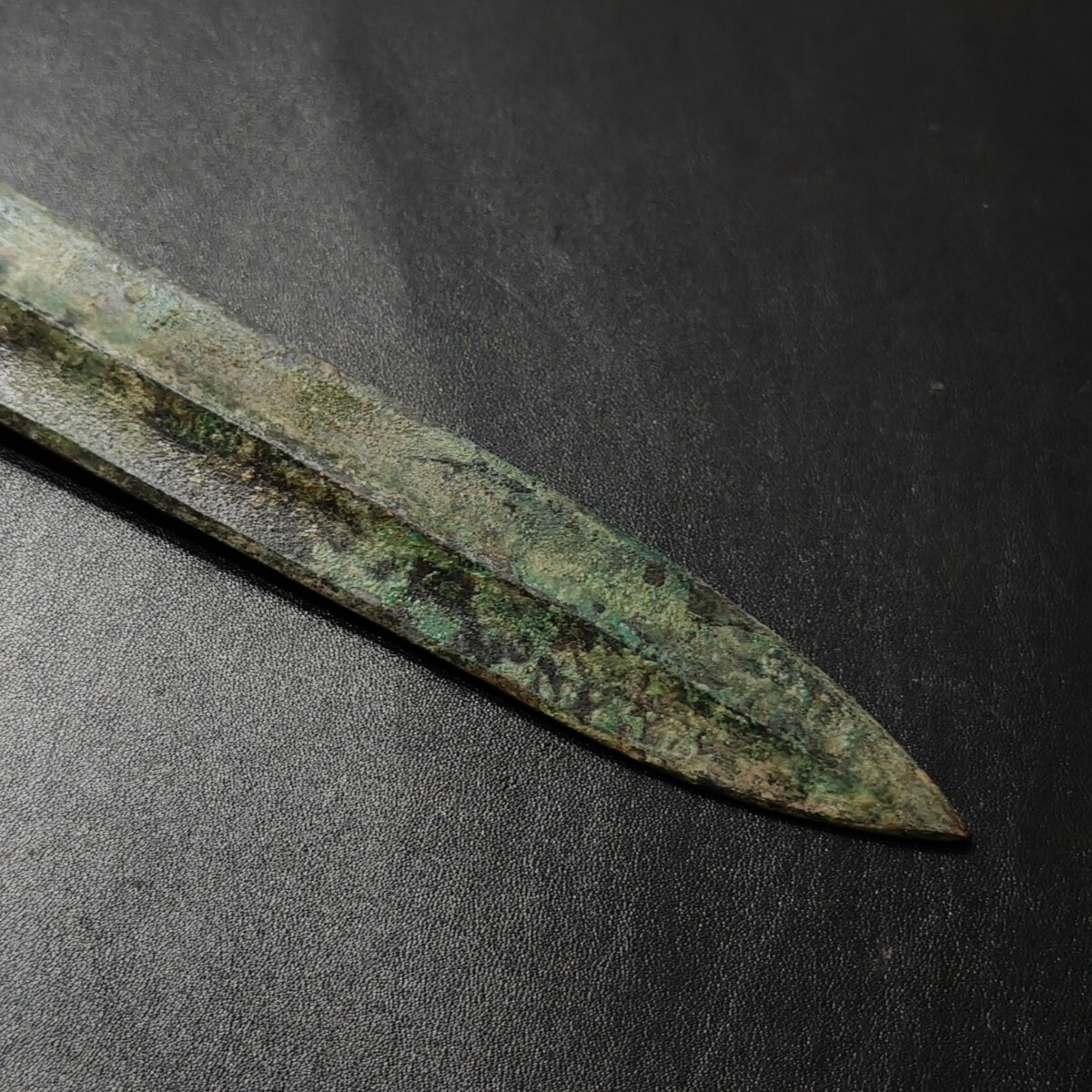 Y01 中国青銅器 青銅剣 円形鍔 青銅器 銅製置物 刀剣美術 銅剣 置物