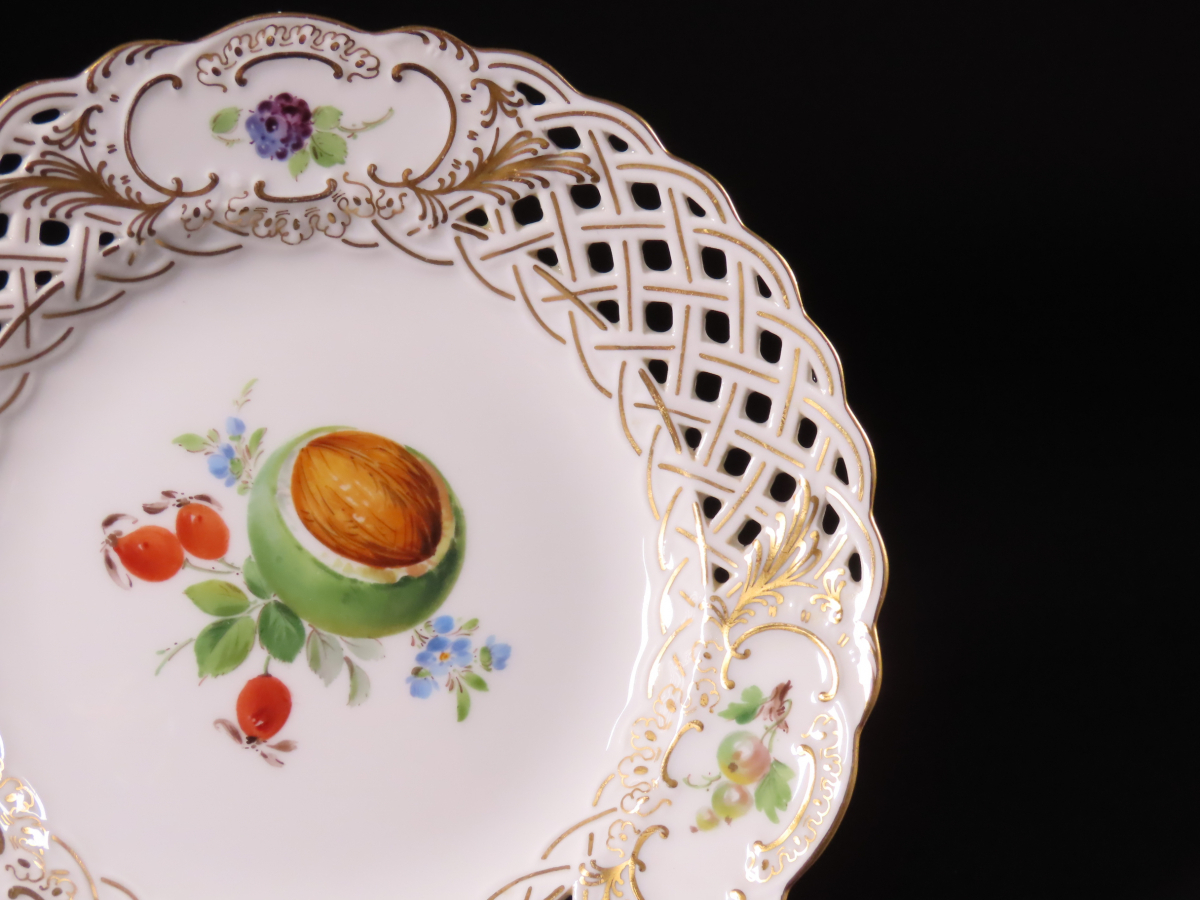 ONE'S】MEISSEN マイセン 金彩透かしレリーフ 果物文 飾皿 径15.5cm