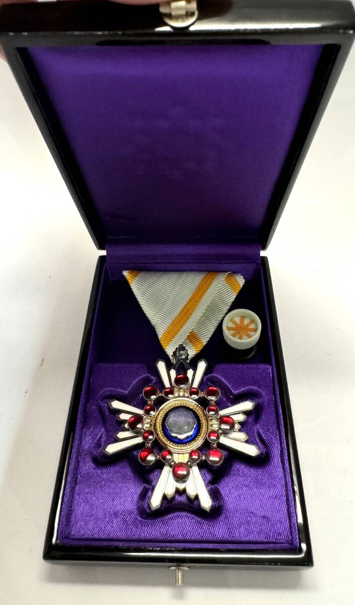 勲五等瑞宝章 勲章 徽章 大日本帝国 旧日本軍 箱付き 美品(勲章)｜売買
