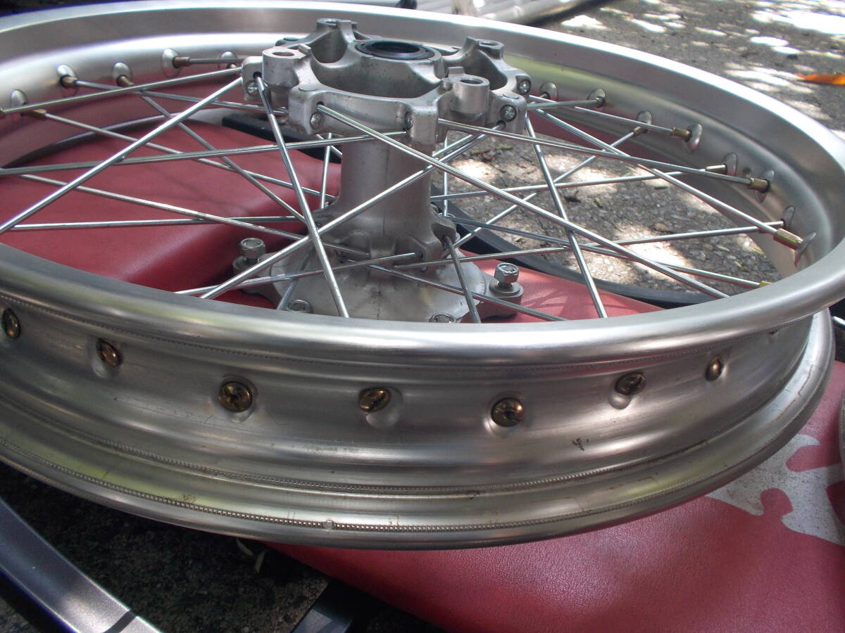CRM250AR ホイール　リム　ハブ CRM250AR cb550（ホイール｜タイヤ・ホイール）：バイク用品 KTM 系 純正未使用品リアホイールハブ アクセサリー