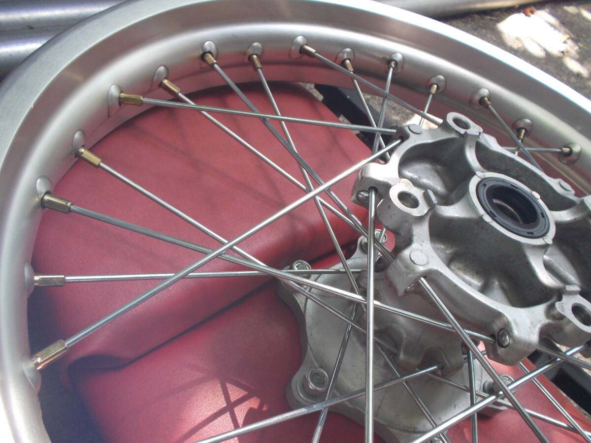 CRM250AR ホイール　リム　ハブ CRM250AR cb550（ホイール｜タイヤ・ホイール）：バイク用品 KTM 系 純正未使用品リアホイールハブ アクセサリー
