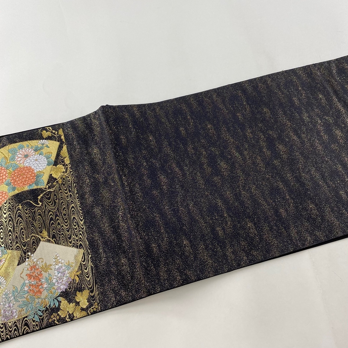 袋帯 美品 秀品 扇 流水 金糸 箔 黒灰 六通 正絹 【中古】 袋帯