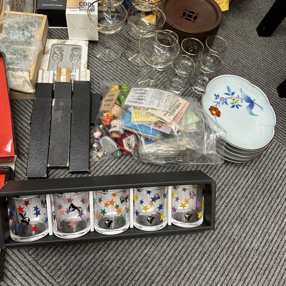 NA★1円〜遺品整理 現状品 色々おまとめ品 お宝あるかも 茶器 酒器 食器 花瓶 フォーク スプーン グラス 皿 漆器 ミッキー他_10