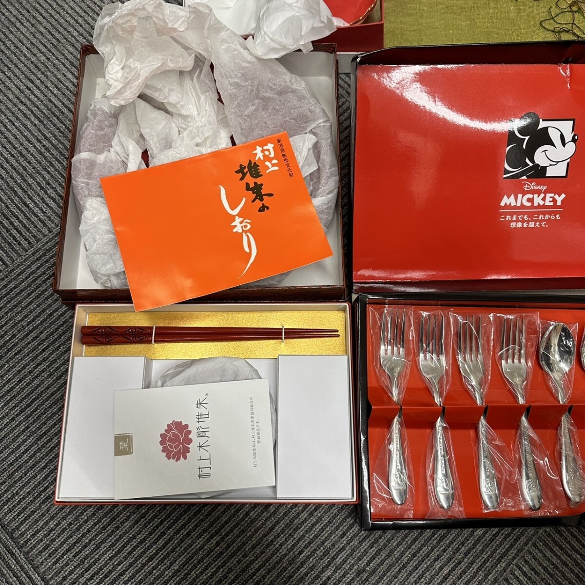 NA★1円〜遺品整理 現状品 色々おまとめ品 お宝あるかも 茶器 酒器 食器 花瓶 フォーク スプーン グラス 皿 漆器 ミッキー他_8