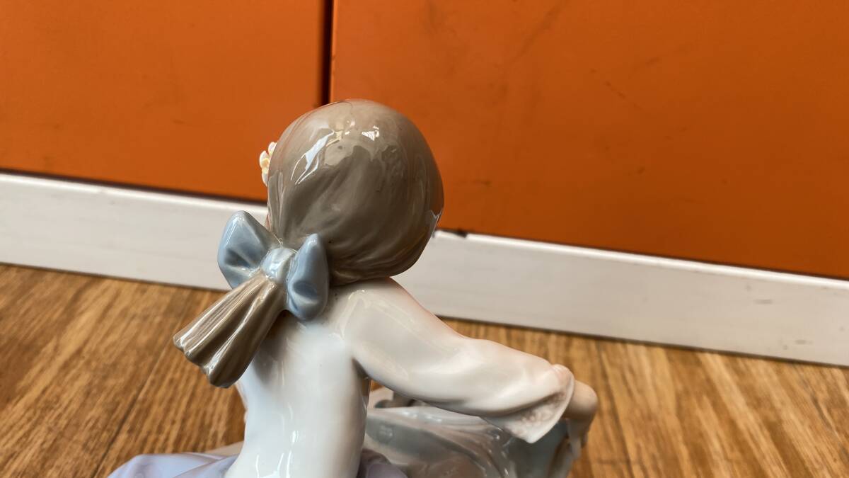 LLADRO リアドロ リヤドロ 人形 置物 5688 「風邪をひかないように