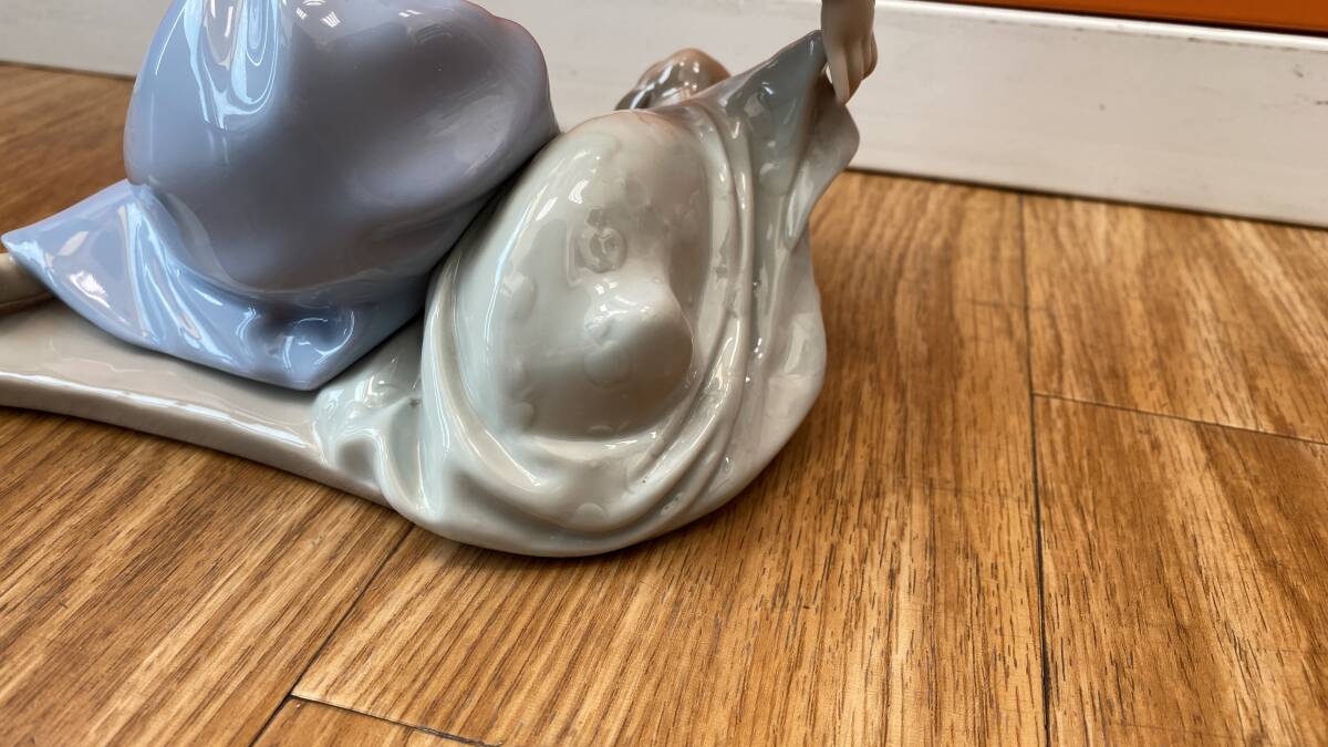 LLADRO リアドロ リヤドロ 人形 置物 5688 「風邪をひかないように