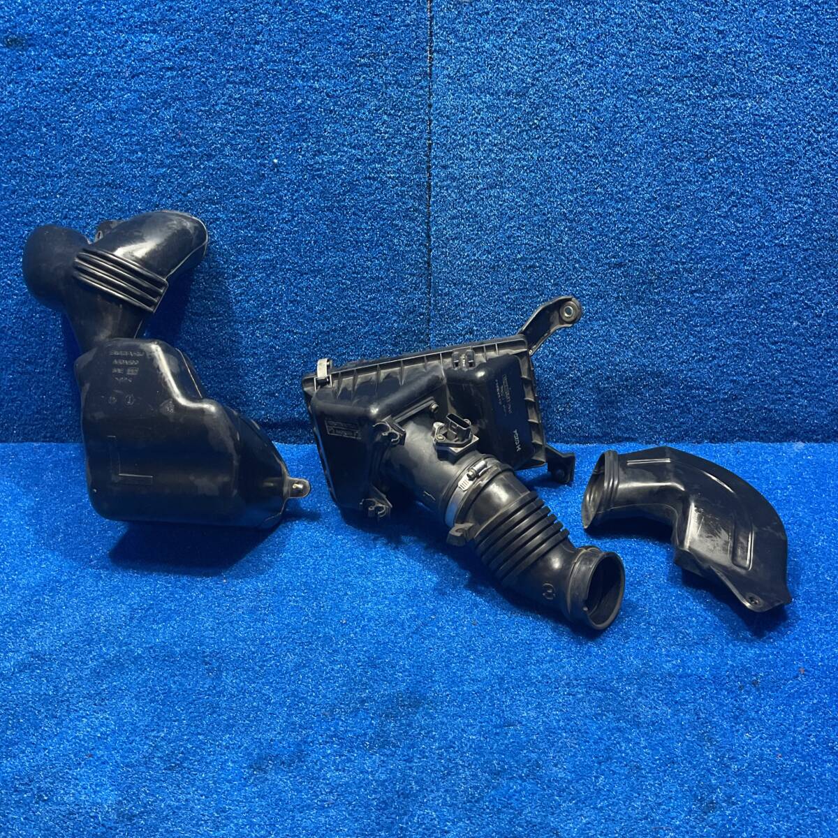 [AK-0024393][Z3]H12 スバル インプレッサ WRX STI GC8 4D セダン　『　エアクリーナーボックス ダクト パイプ　』　590984 インプレッサ | SUBARU 1&frasl;18 IG3539 MZP457BL