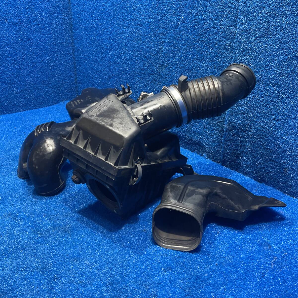 [AK-0024393][Z3]H12 スバル インプレッサ WRX STI GC8 4D セダン　『　エアクリーナーボックス ダクト パイプ　』　590984 インプレッサ | SUBARU 1&frasl;18 IG3539 MZP457BL