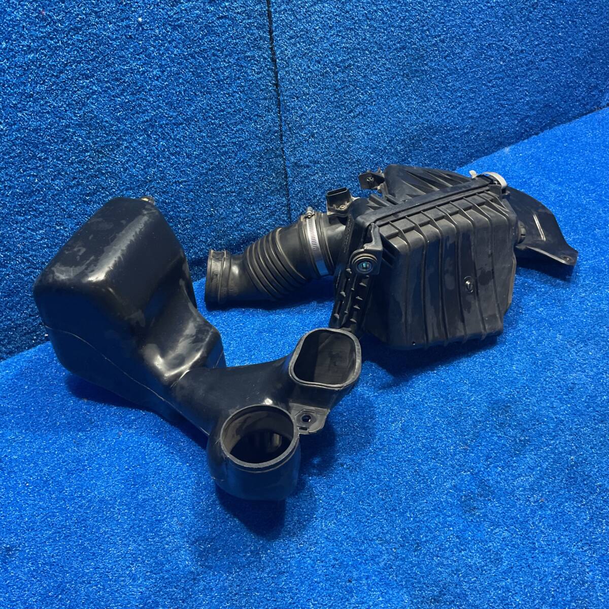 [AK-0024393][Z3]H12 スバル インプレッサ WRX STI GC8 4D セダン　『　エアクリーナーボックス ダクト パイプ　』　590984 インプレッサ | SUBARU 1&frasl;18 IG3539 MZP457BL