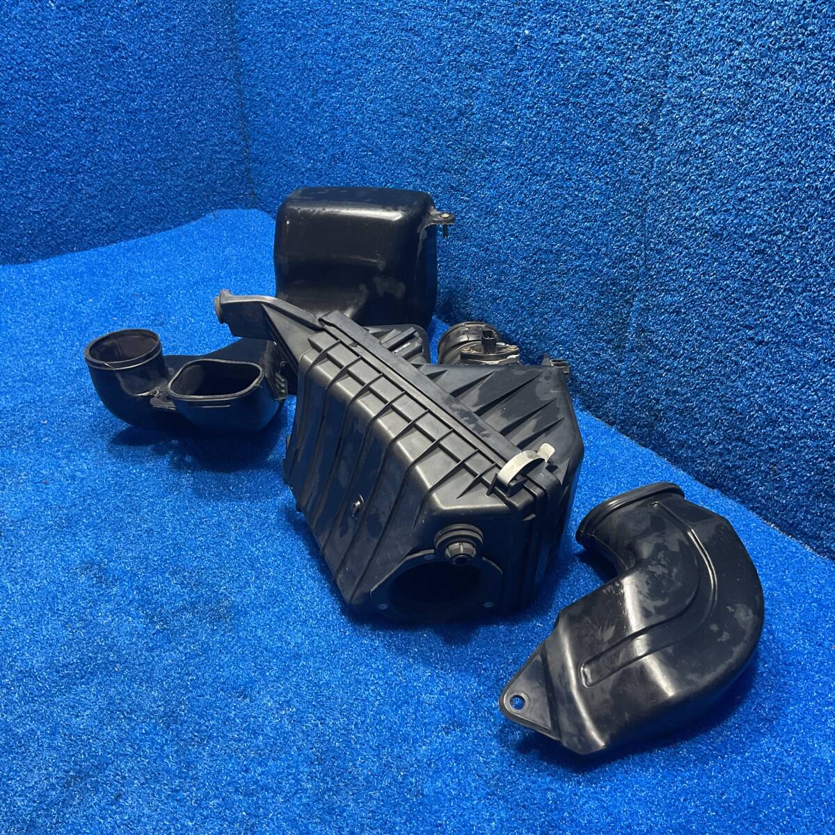 [AK-0024393][Z3]H12 スバル インプレッサ WRX STI GC8 4D セダン　『　エアクリーナーボックス ダクト パイプ　』　590984 インプレッサ | SUBARU 1&frasl;18 IG3539 MZP457BL