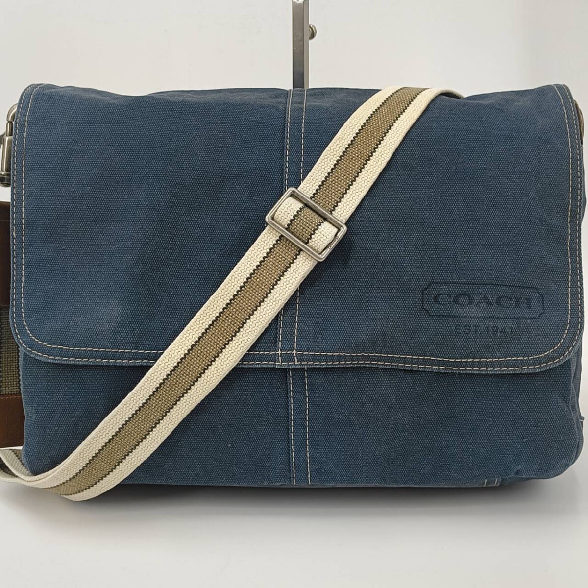 希少!!入手困難 デニム 大容量】COACH コーチ メッセンジャーバッグ 