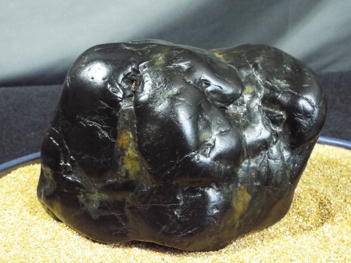 日本真玉美術館】 超波動エネルギー鉱物 認証コード:ijs00002471 1.4kg