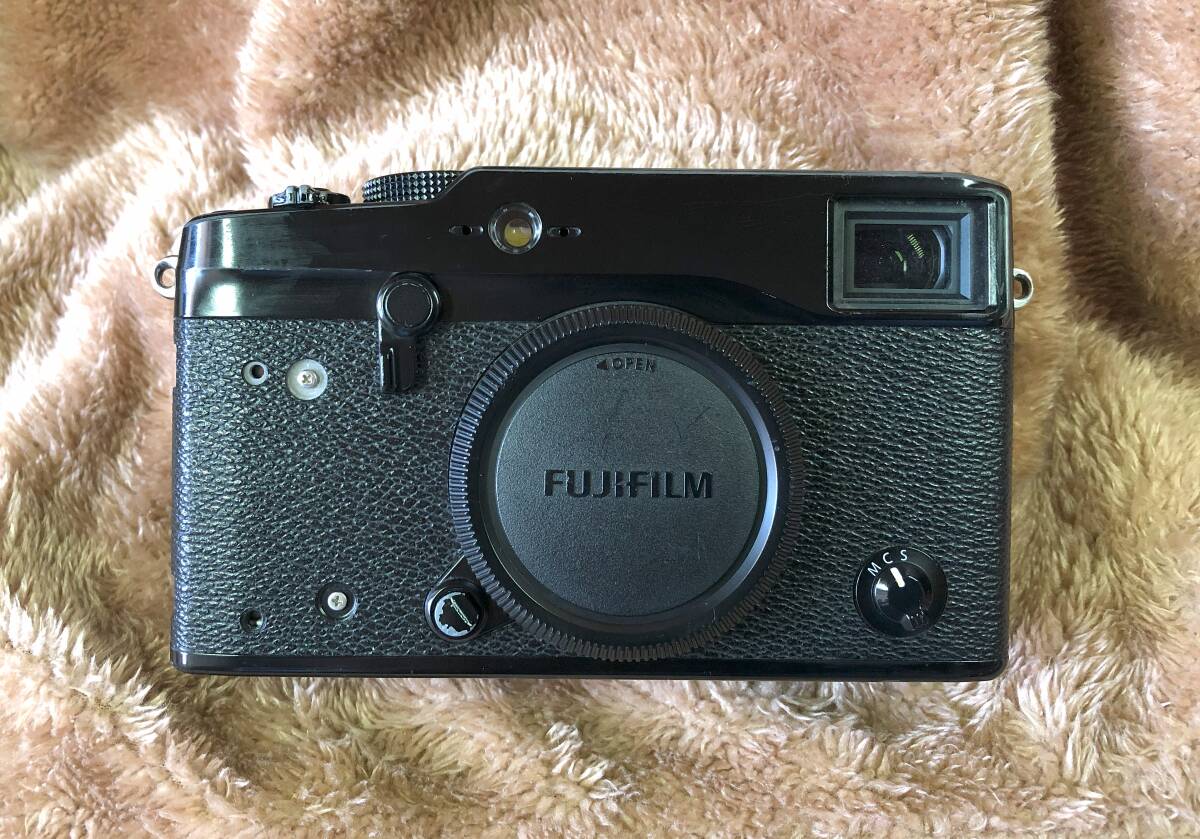 X-Pro1 ボディ - FUJIFILM 初代機をスローに楽しむ。FUJIFILM | X-Pro1 