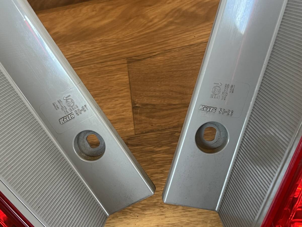 トヨタ純正 ANH20W ANH25W アルファード 前期 LED テールランプ 左右 1
