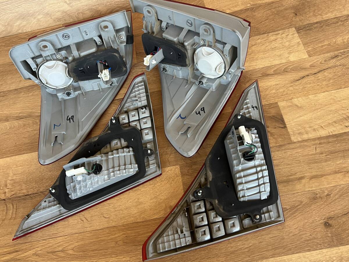トヨタ純正 ANH20W ANH25W アルファード 前期 LED テールランプ 左右 1