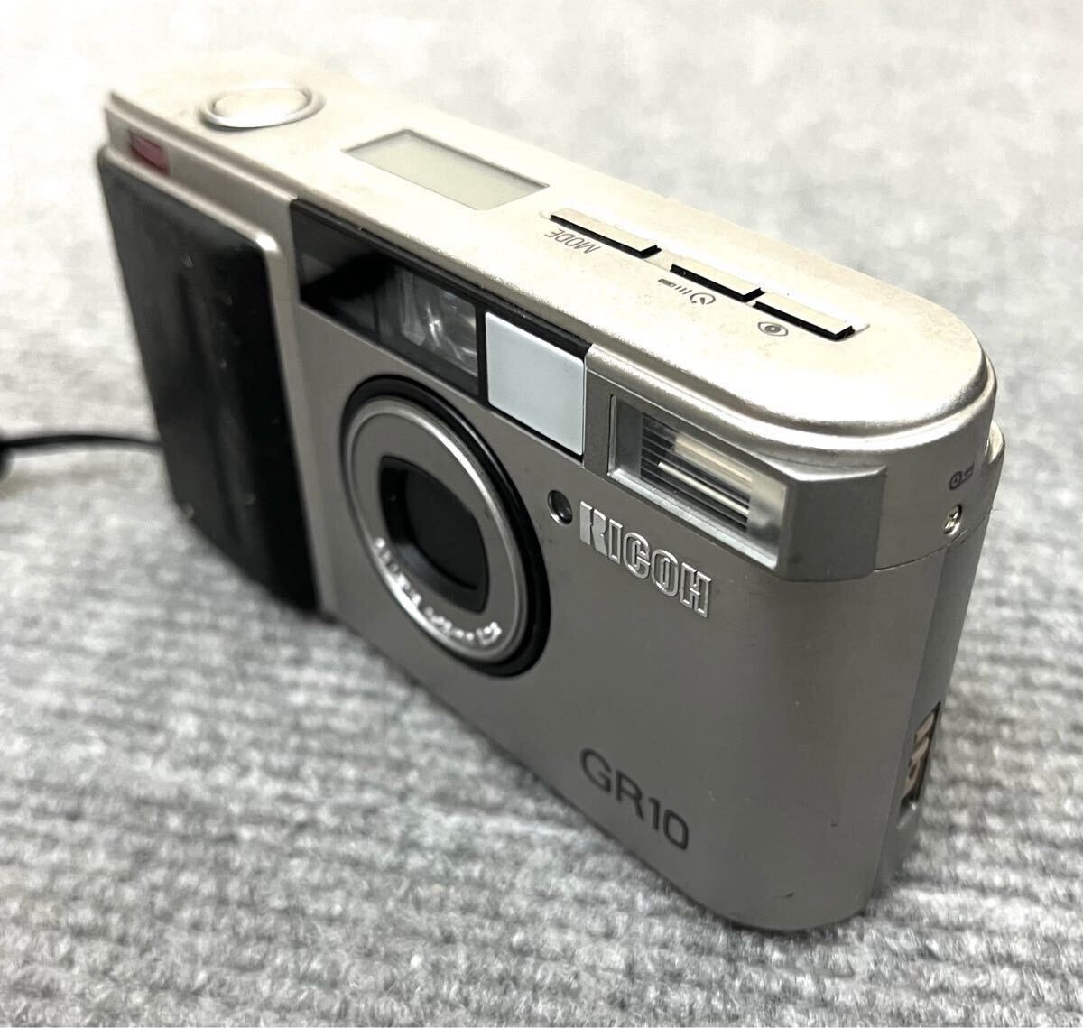 RICOH リコー GR10 シルバー コンパクトフィルムカメラ フィルムカメラ 三脚付き ①_4