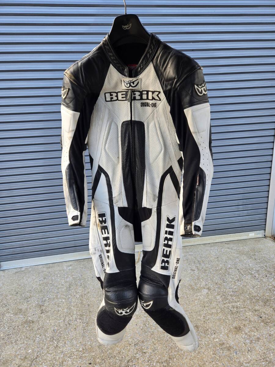 ベリック レーシングスーツ 革ツナギ BERIK 中古品 擦れ、小さな穴あり 