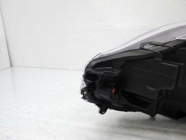4066245♪ シエンタ Z MXPC10G/MXPL10G/MXPL15G 右ライト Bi-Beam LED