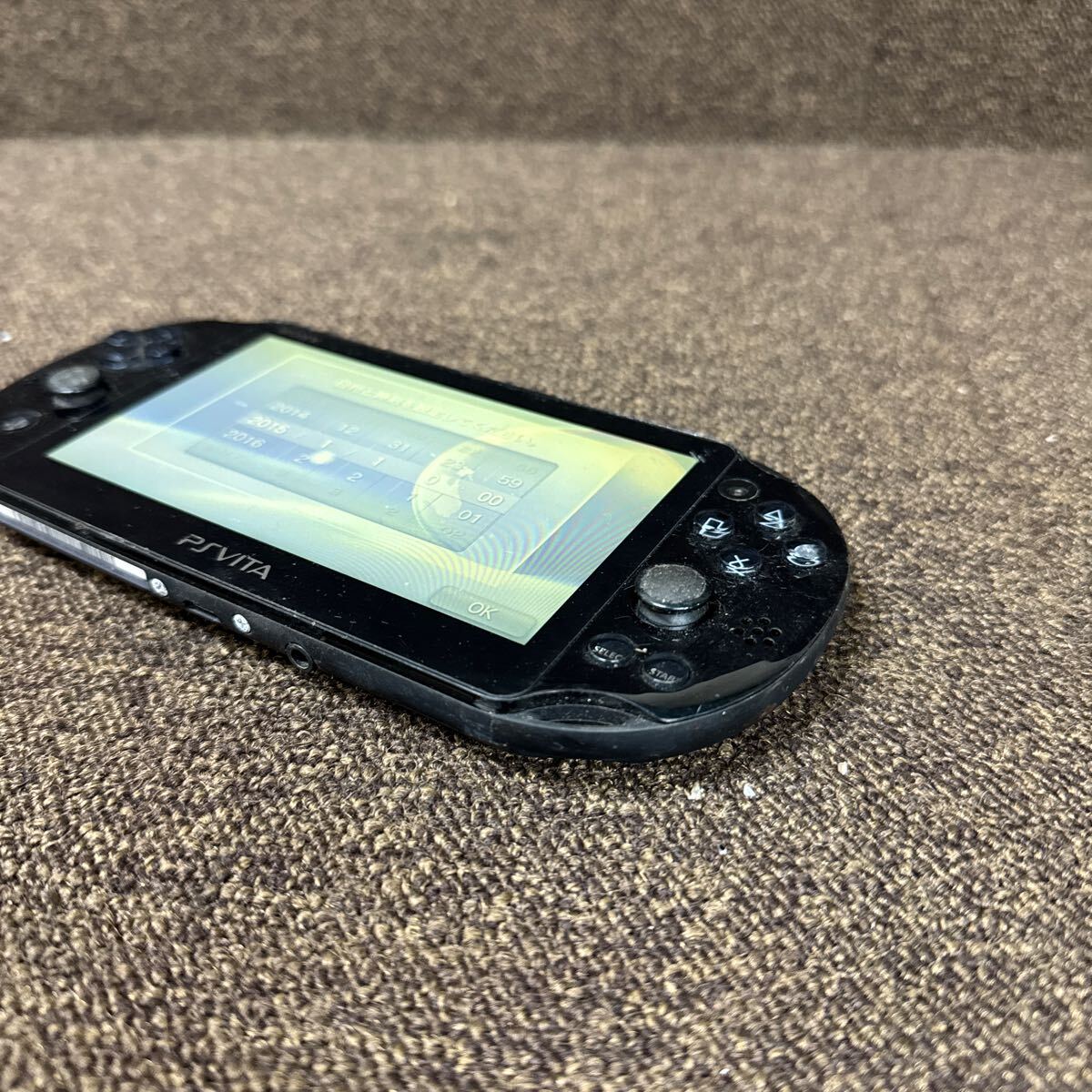 PS Vita PCH-2000 本体