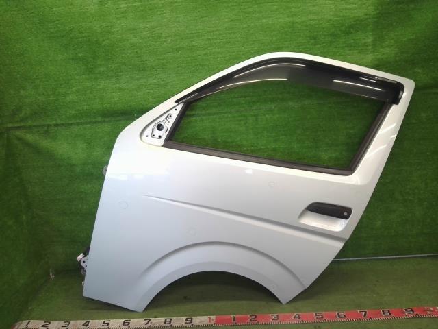 ハイエース CBF-TRH200V 左　Ｆ　フロント　ドア　 1E7 M2H3 CBF-TRH200V ハイエース 左 TRH200V 左フロントフェンダー No.222717