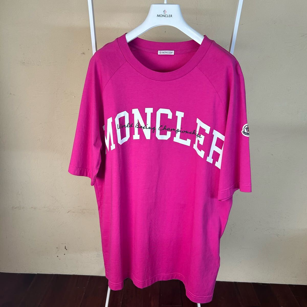 未使用】【新作】MONCLER モンクレール半袖TシャツピンクM