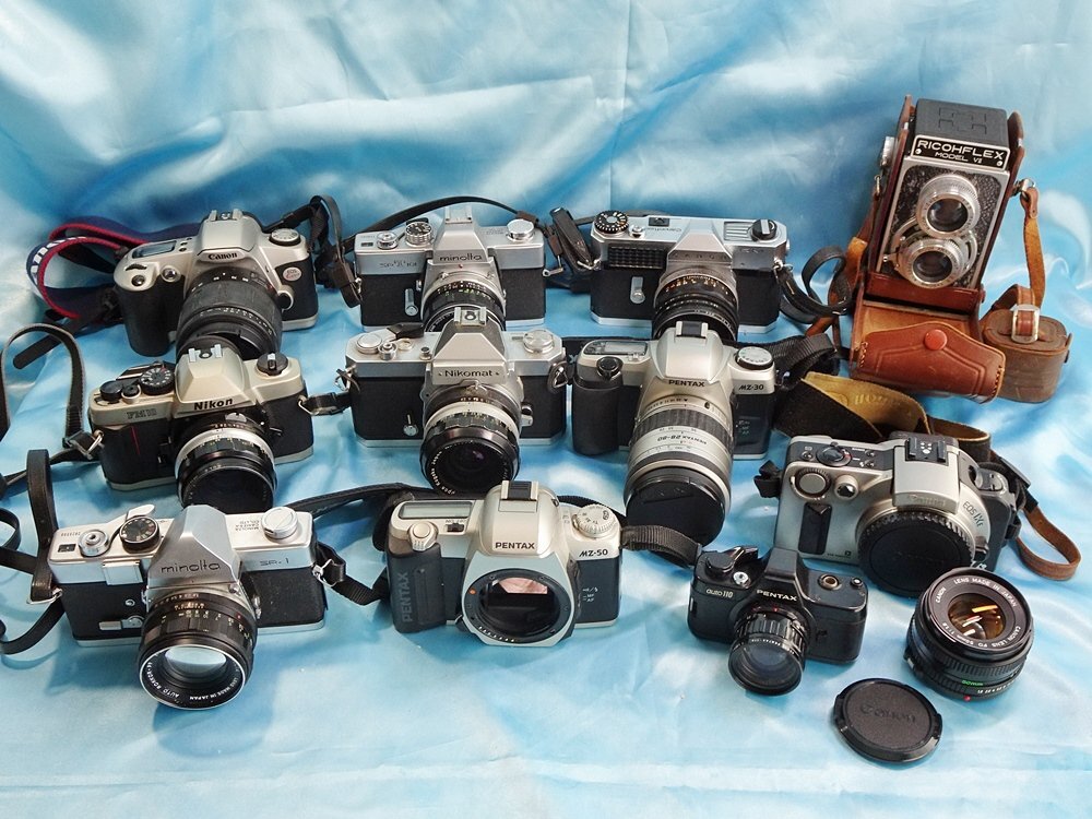 Nikon.Canon他　フィルムカメラ　　ジャンク ◇ 一眼レフ・フィルムカメラ 10個 ＋ 二眼レフ 1個 // 合計11個セット