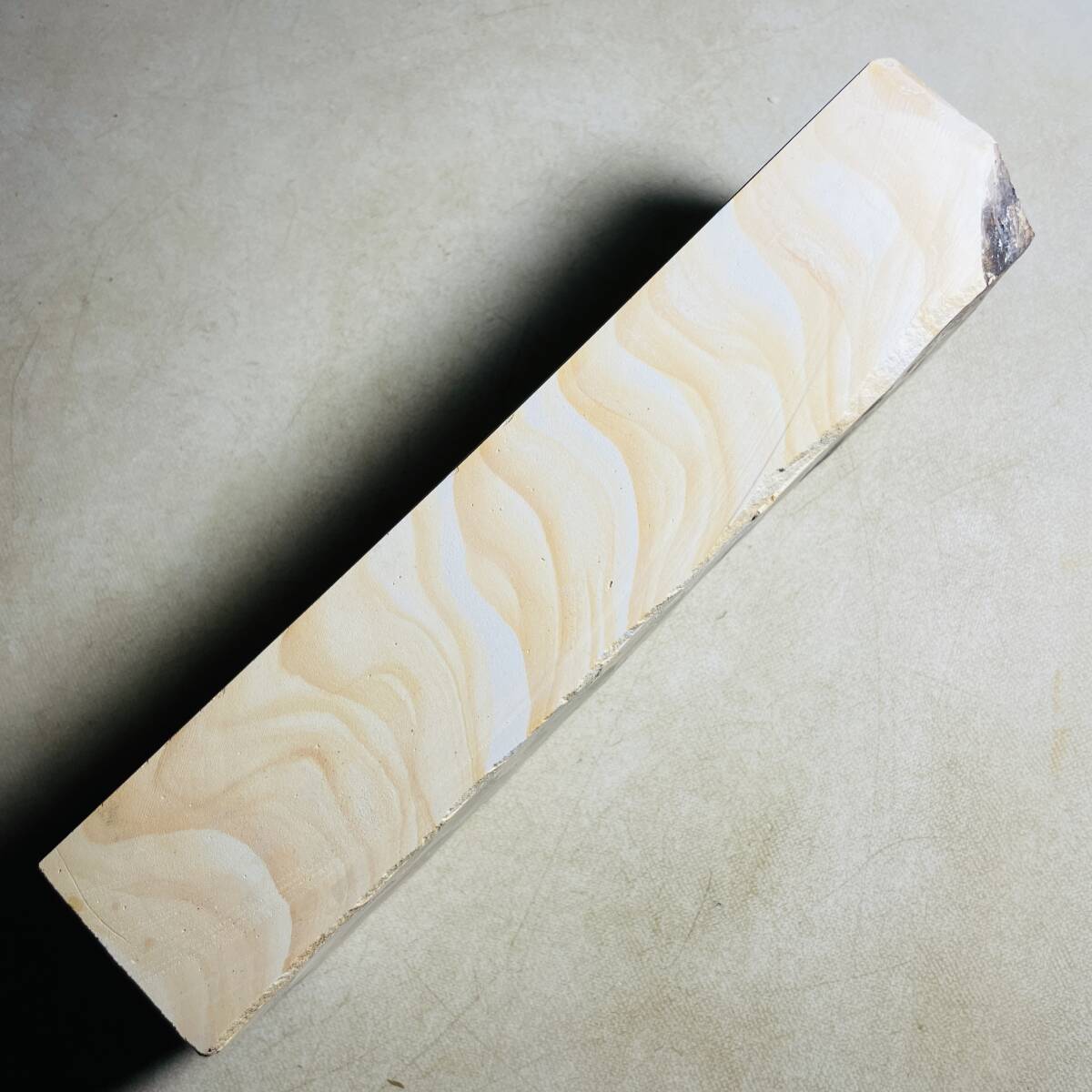天然砥石 三河白名倉砥 縞ボタン 三十切 1465g 蔵出し品 ／ 鉋鑿鋸