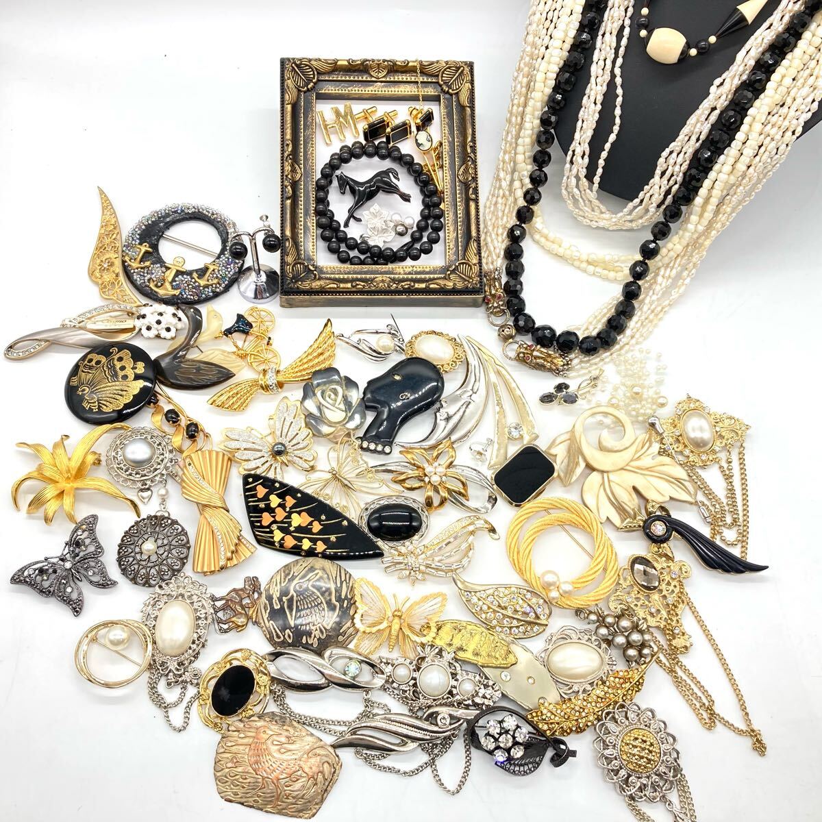 1円スタート!!HANAE MORI/馬モチーフべっ甲入り!!■アクセサリーおまとめ■ m 約1124.1g ネックレス ブローチ 本真珠 パール EB1 C528_1