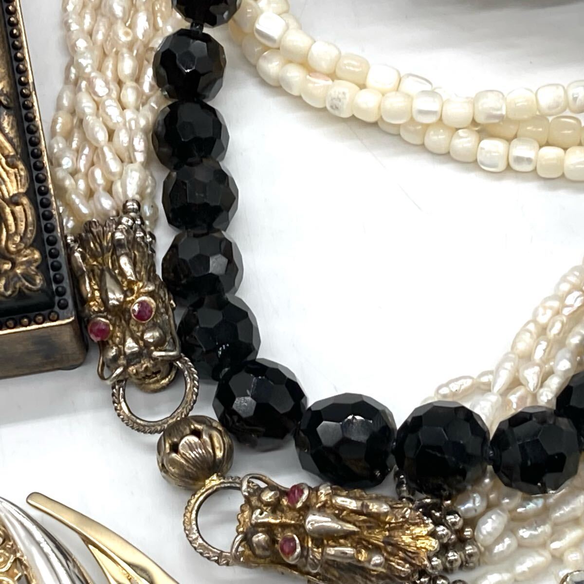 1円スタート!!HANAE MORI/馬モチーフべっ甲入り!!■アクセサリーおまとめ■ m 約1124.1g ネックレス ブローチ 本真珠 パール EB1 C528_4