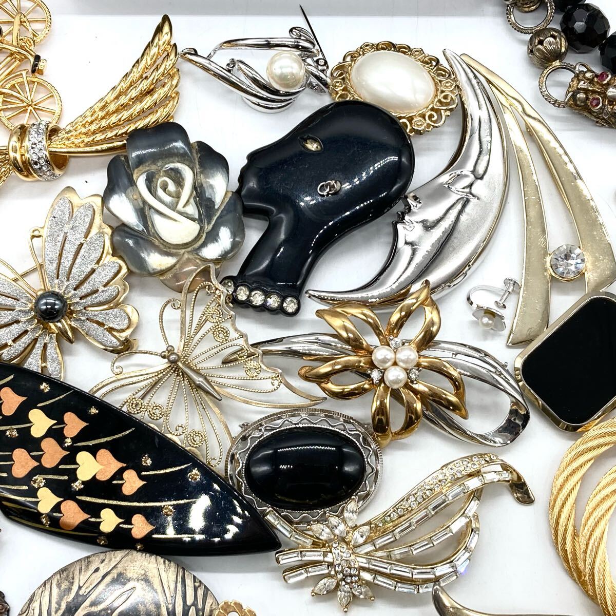 1円スタート!!HANAE MORI/馬モチーフべっ甲入り!!■アクセサリーおまとめ■ m 約1124.1g ネックレス ブローチ 本真珠 パール EB1 C528_7