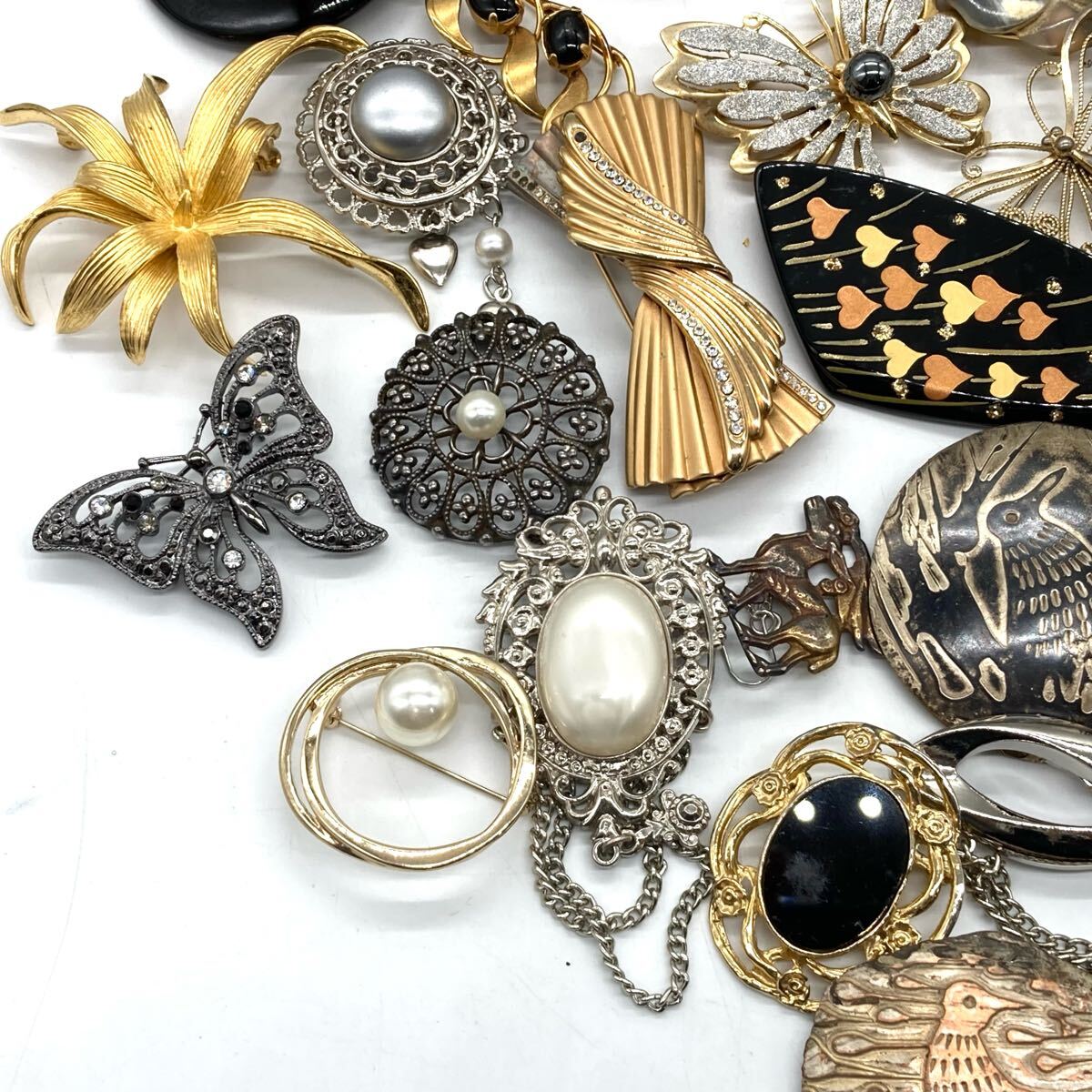 1円スタート!!HANAE MORI/馬モチーフべっ甲入り!!■アクセサリーおまとめ■ m 約1124.1g ネックレス ブローチ 本真珠 パール EB1 C528_9