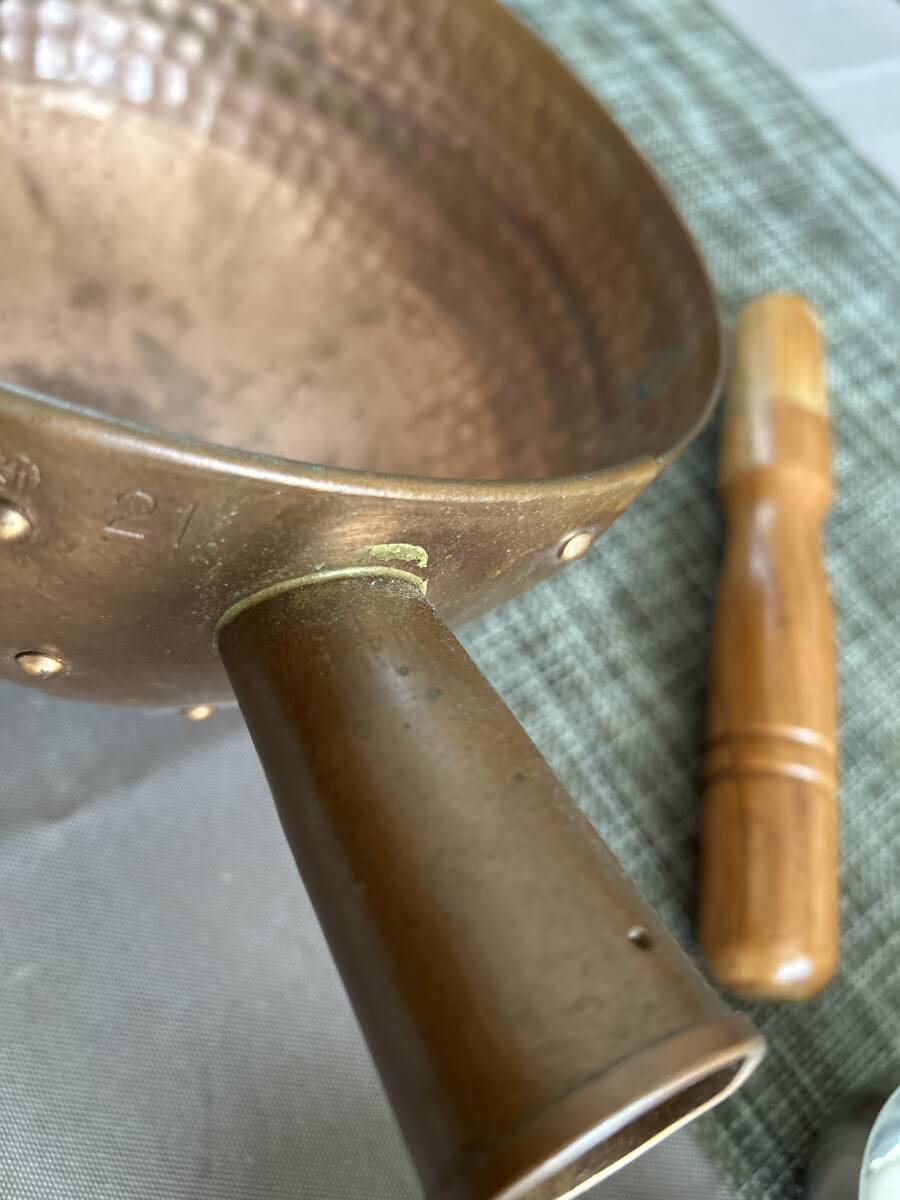 アルミ寸胴鍋30センチ　　純銅坊主鍋21センチ　　ザルなどおまとめ_4