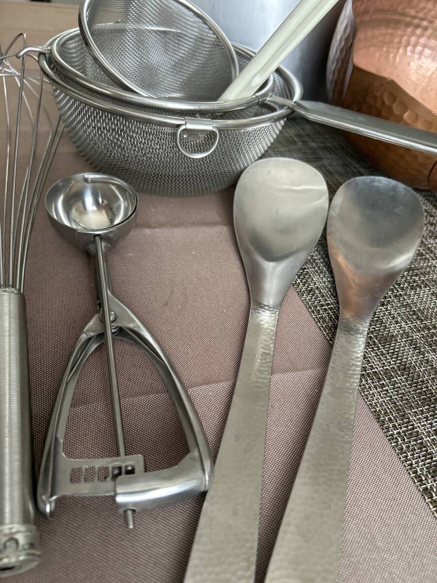 アルミ寸胴鍋30センチ　　純銅坊主鍋21センチ　　ザルなどおまとめ_5