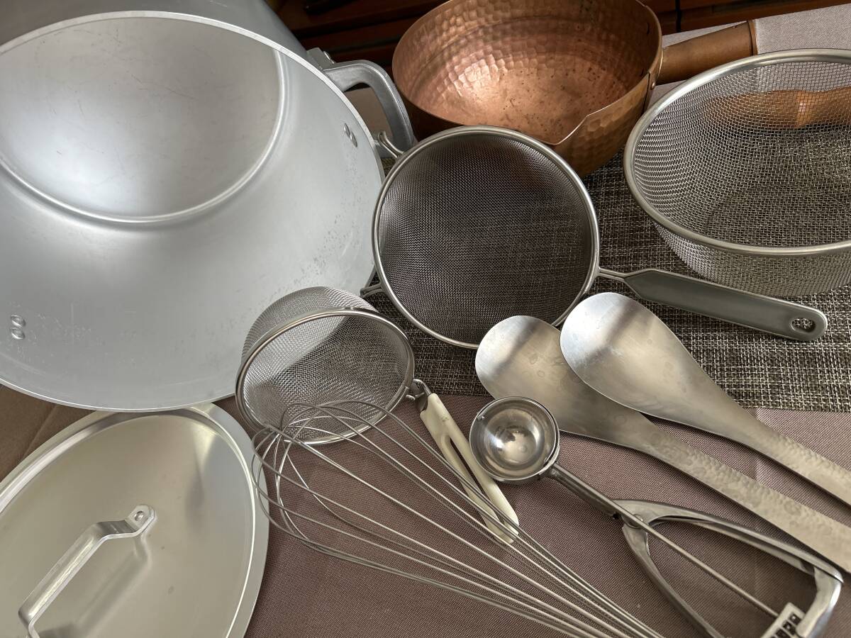 アルミ寸胴鍋30センチ　　純銅坊主鍋21センチ　　ザルなどおまとめ_7