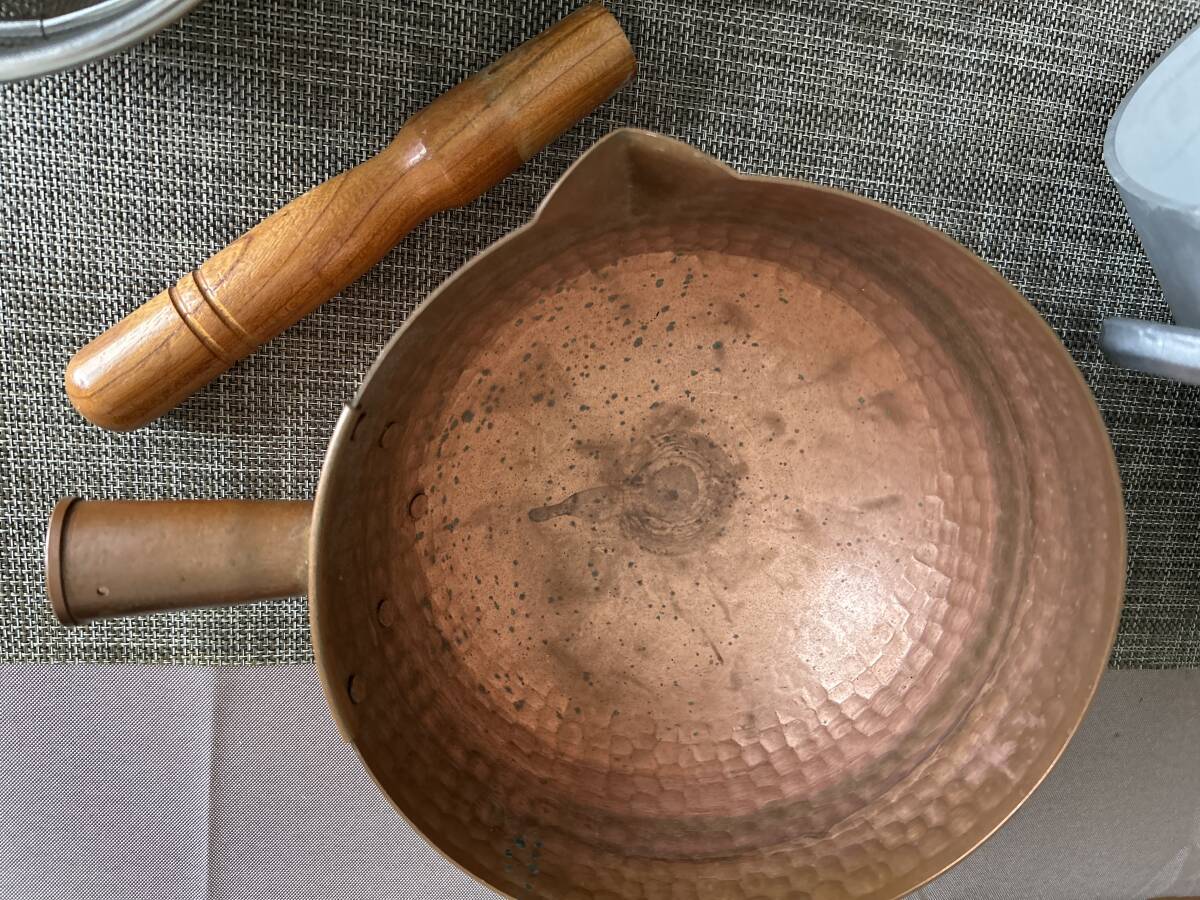 アルミ寸胴鍋30センチ　　純銅坊主鍋21センチ　　ザルなどおまとめ_8