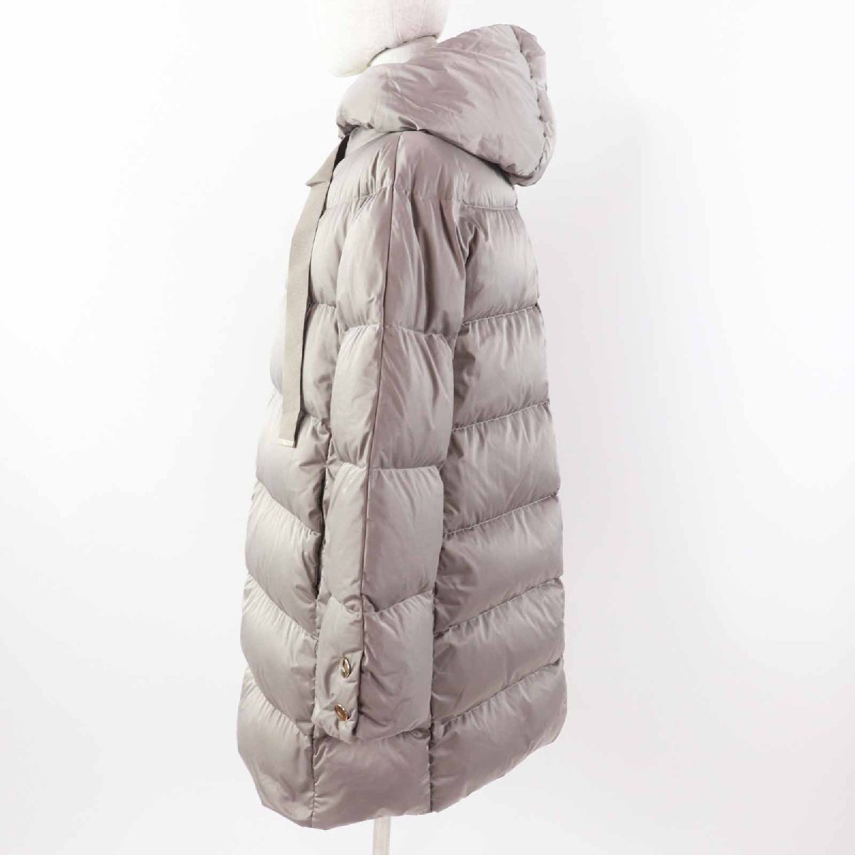 極 Herno ヘルノ 2023年製 PI1304D HOODED SATIN A-SHAPE フーディ サテン Aシェイプ ダウンコート ...