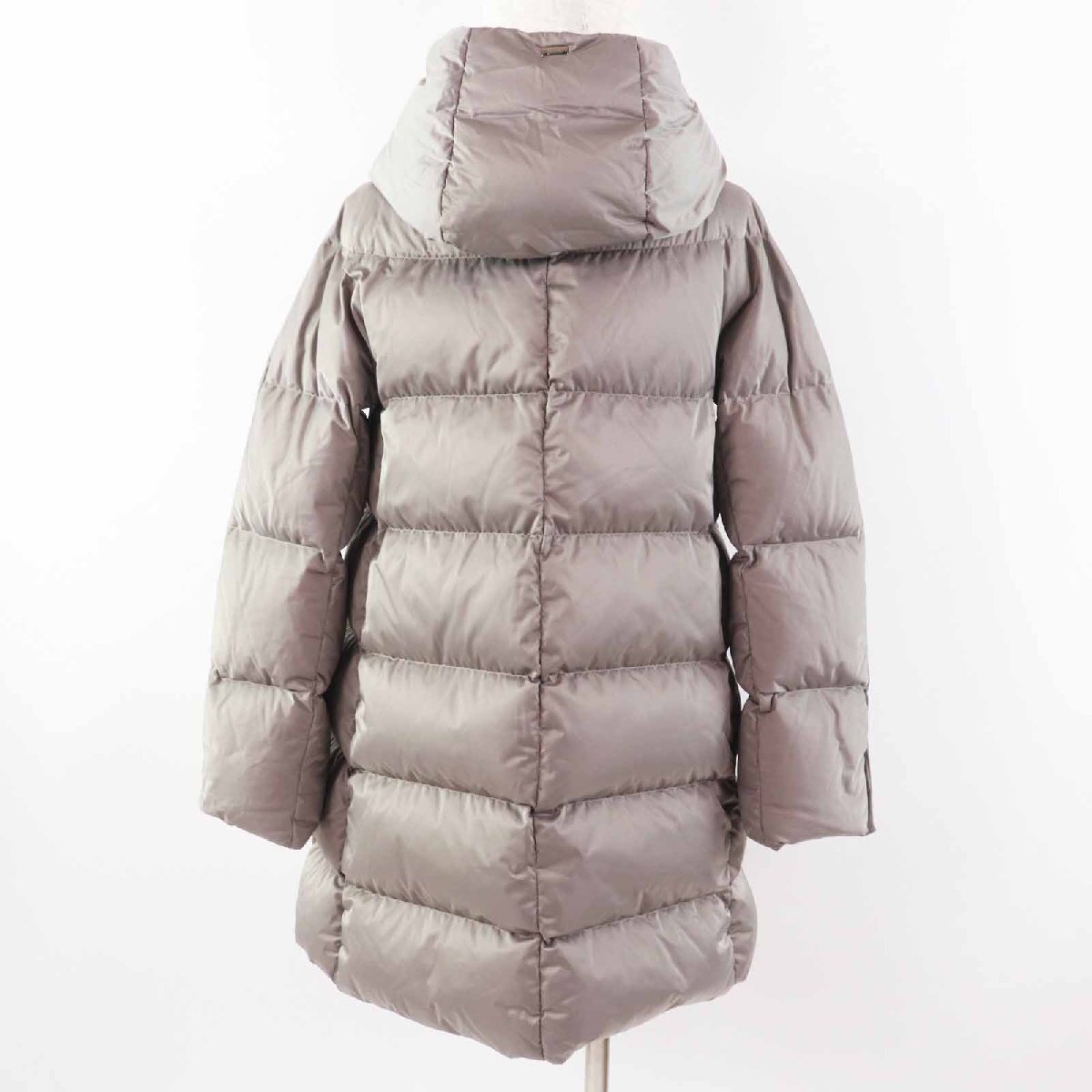 極 Herno ヘルノ 2023年製 PI1304D HOODED SATIN A-SHAPE フーディ サテン Aシェイプ ダウンコート ...
