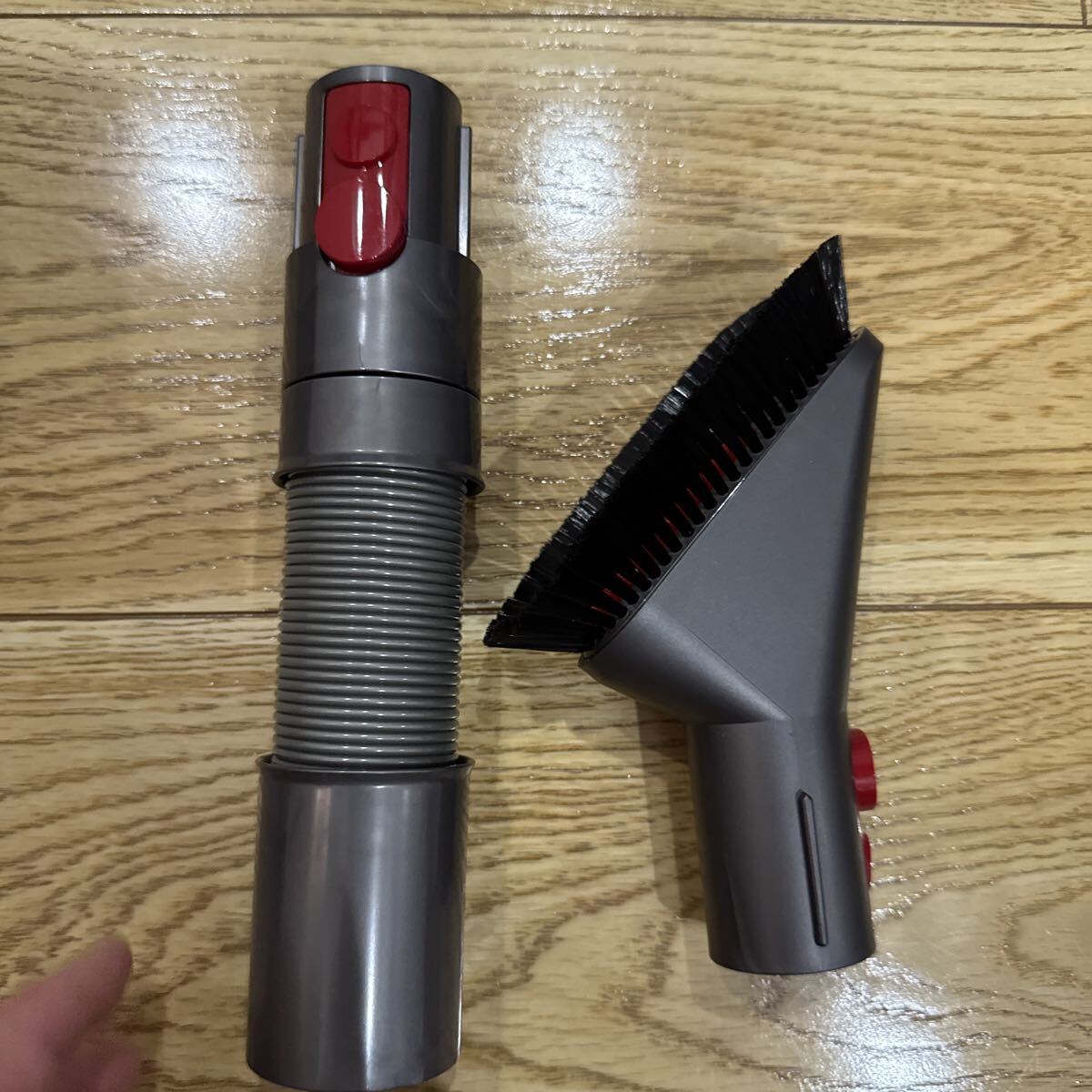 新品　未使用　【洗浄清掃品】dyson 延長ホース ソフトブラシノズル 2点セット_1