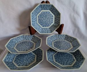 染付角皿の値段と価格推移は？｜6件の売買データから染付角皿の価値が