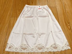セシール スリップ ペチコート ナイロン100% ツルツル素材 未使用保管品
