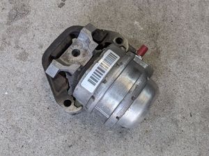 アウディ用 S6 S7 RS6 RS7 A8 S8 エンジンマウント C7 D4 4G 4H0199255T 4H0199255AA 左